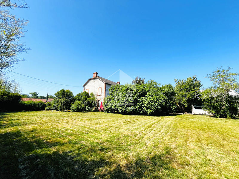 Maison - 245 m² - 7 pièces