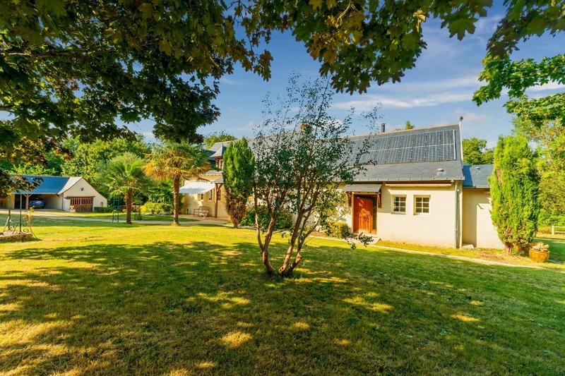 Propriété - 387 m² - 10 pièces