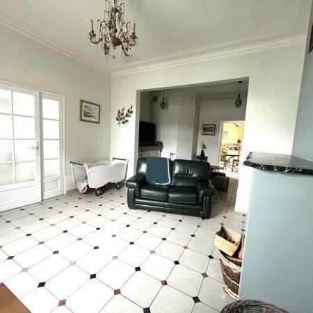 Maison - 218 m² - 10 pièces