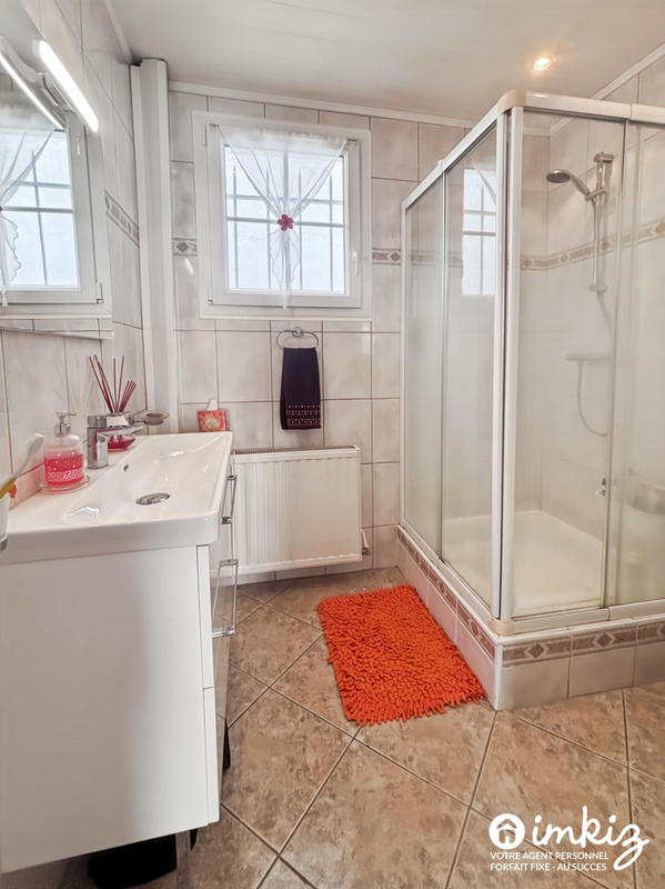 Maison - 231 m² - 7 pièces