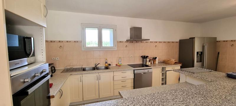 Maison - 182 m² - 9 pièces