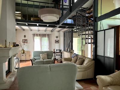 Maison - 219 m² - 6 pièces