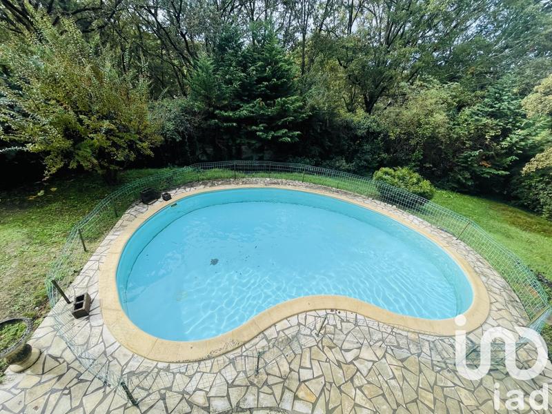 Maison - 230 m² - 6 pièces