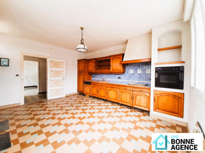 Maison traditionnelle - 84 m² - 4 pièces