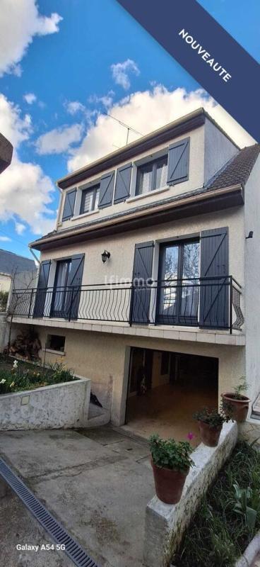 Maison - 95 m² - 5 pièces