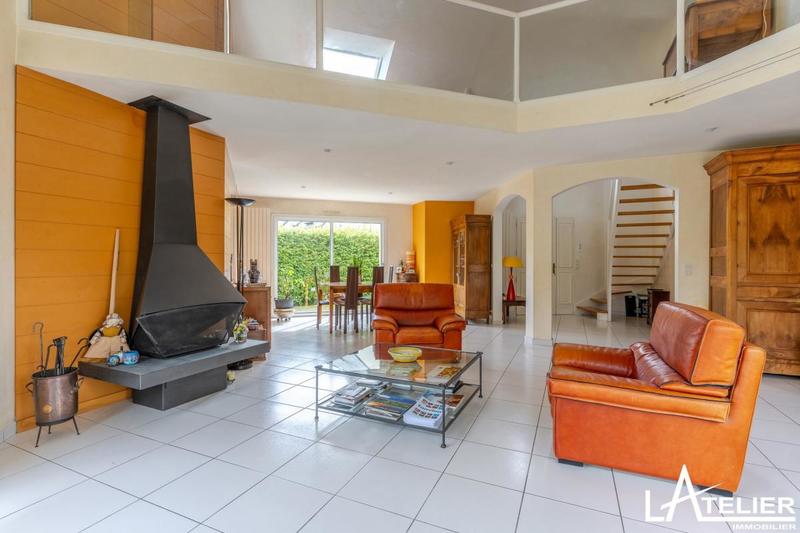 Maison - 200 m² - 7 pièces