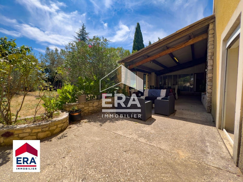 Maison - 355 m² - 10 pièces