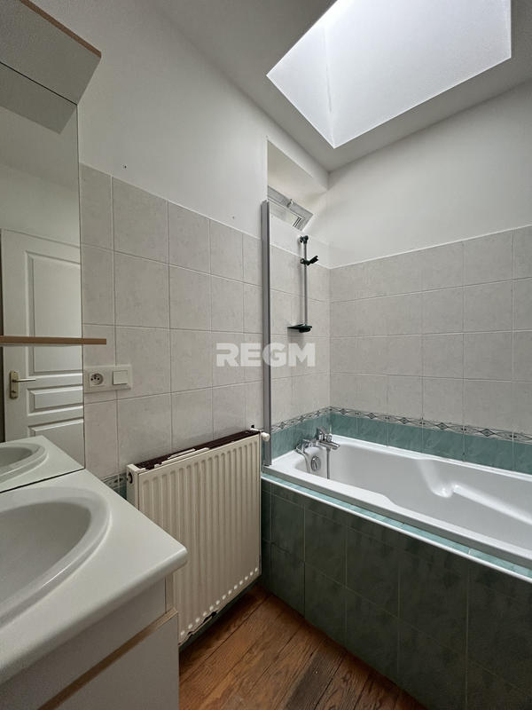 Propriété - 330 m² - 14 pièces