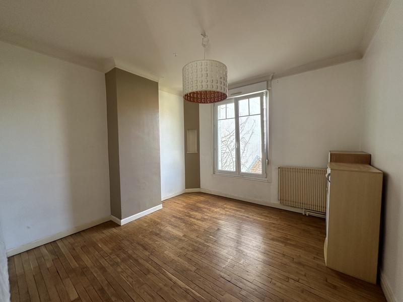 Maison - 200 m² - 8 pièces