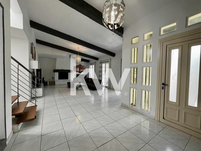 Villa - 170 m² - 6 pièces
