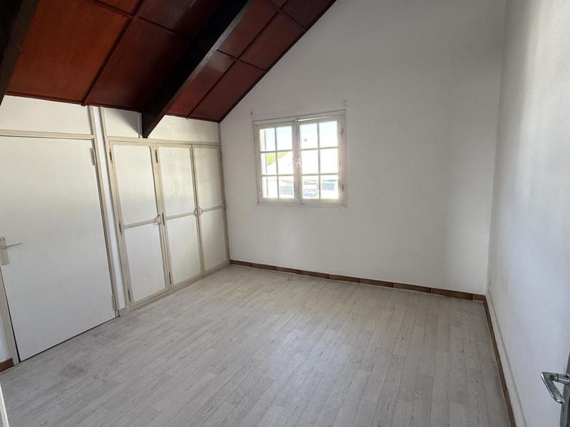 Maison - 202 m² - 7 pièces