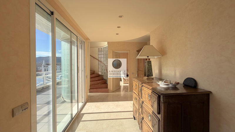 Appartement - 203 m² - 7 pièces