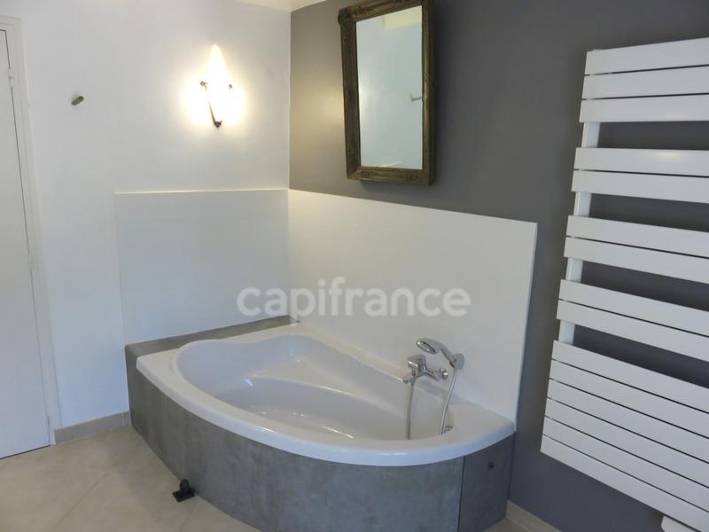 Villa - 293 m² - 10 pièces