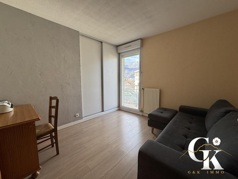 Appartement - 83 m² - 4 pièces