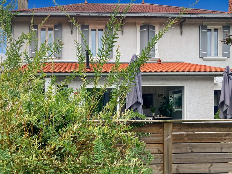 Maison - 217 m² - 10 pièces