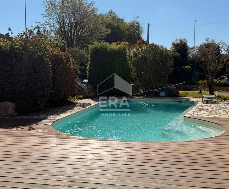 Maison - 163 m² - 6 pièces