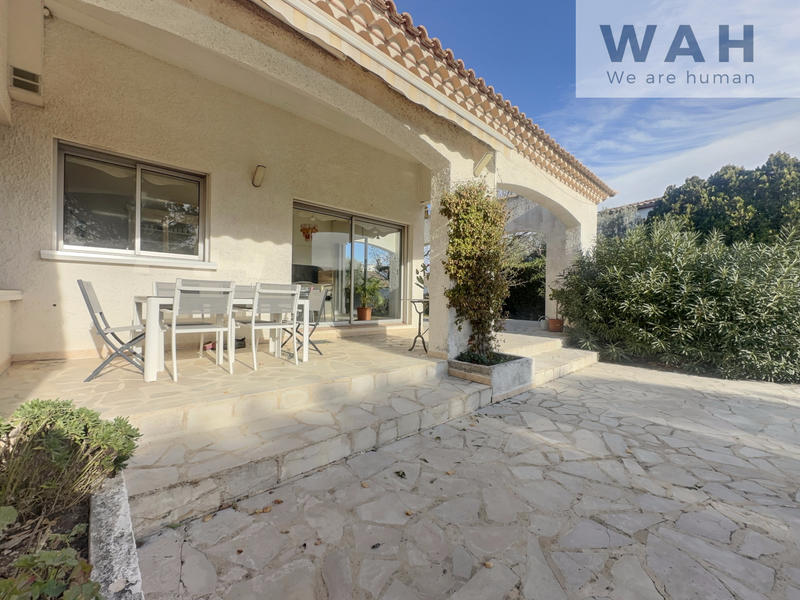 Villa - 220 m² - 5 pièces