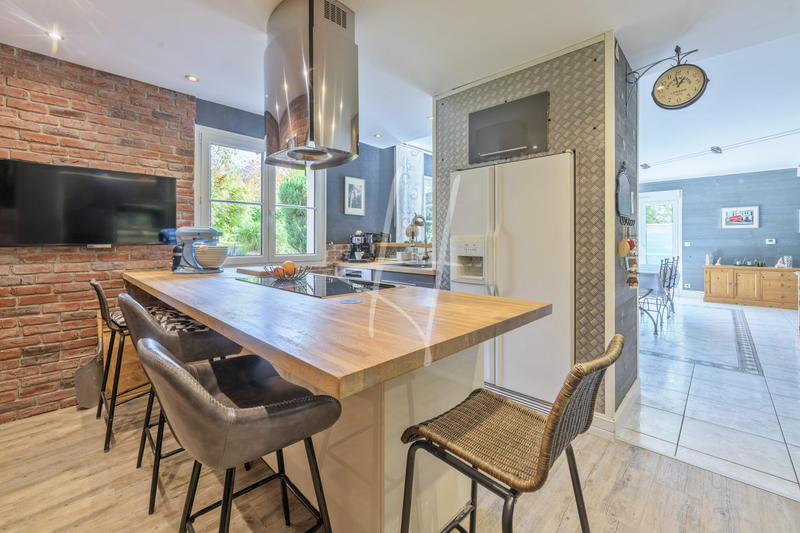 Maison - 165 m² - 6 pièces