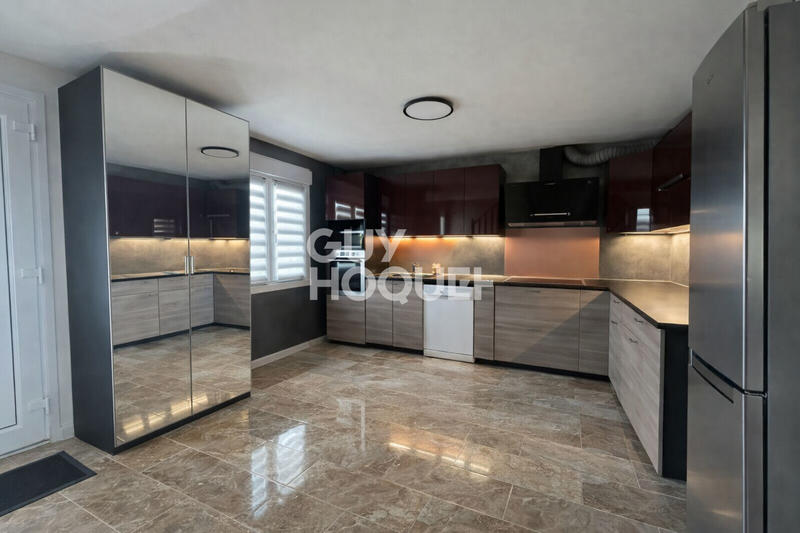 Maison - 98 m² - 6 pièces