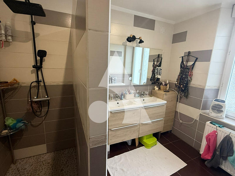 Maison - 185 m² - 6 pièces