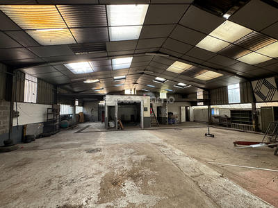 Local commercial - 786 m²