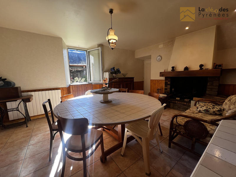 Maison - 204 m² - 7 pièces