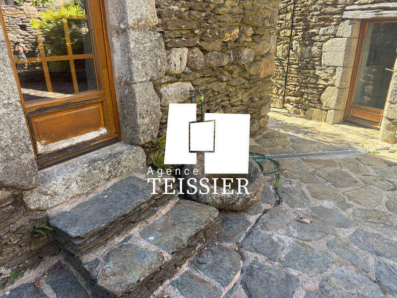 Maison - 250 m² - 7 pièces