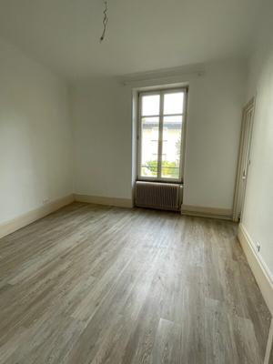 Appartement - 100 m² - 4 pièces