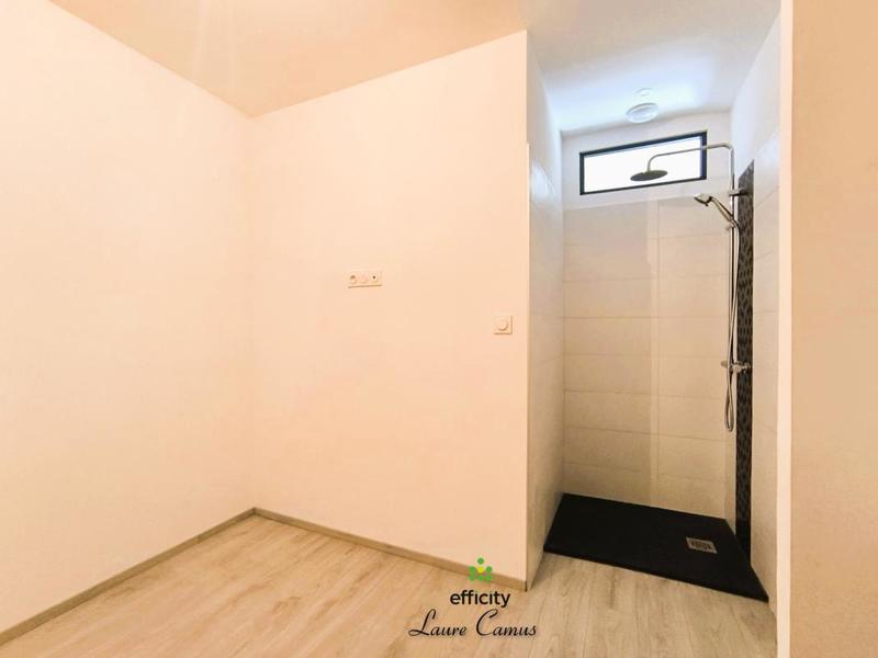 Maison - 213 m² - 6 pièces