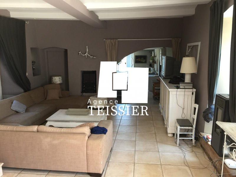 Maison - 300 m² - 14 pièces