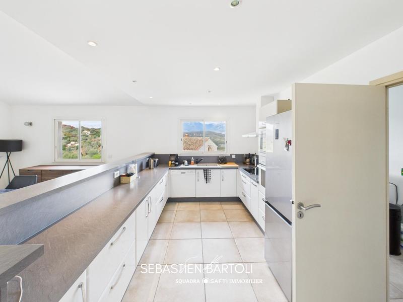 Maison - 174 m² - 6 pièces