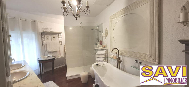 Maison - 190 m² - 6 pièces