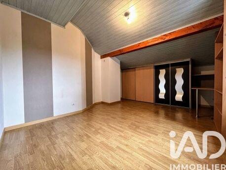 Maison - 237 m² - 6 pièces