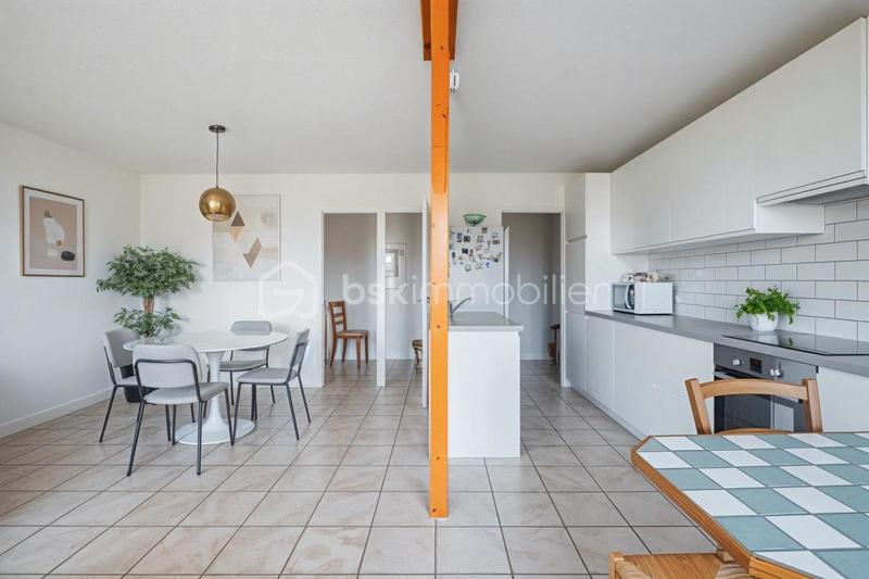 Appartement - 84 m² - 4 pièces