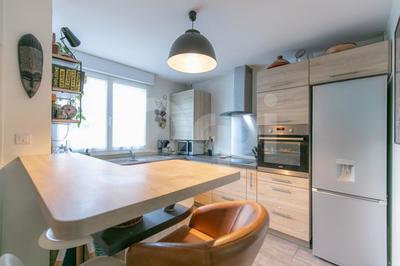 Maison - 102 m² - 5 pièces