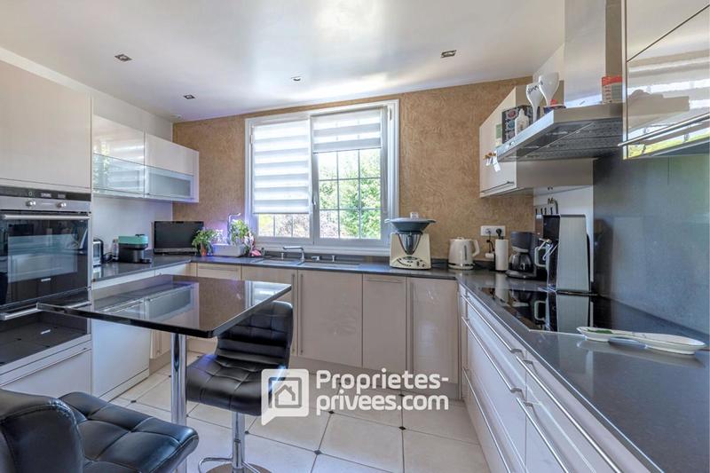 Maison - 190 m² - 8 pièces