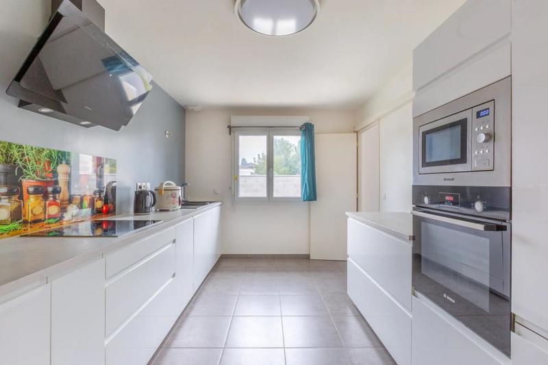 Maison - 99 m² - 5 pièces