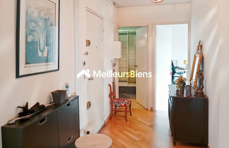 Appartement - 100 m² - 5 pièces