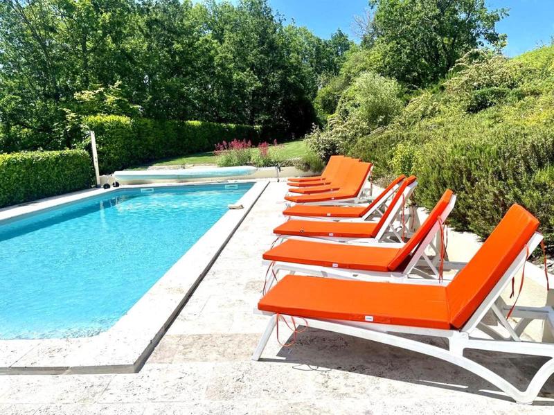 Propriété - 300 m² - 8 pièces