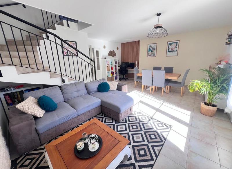 Maison - 90 m² - 4 pièces