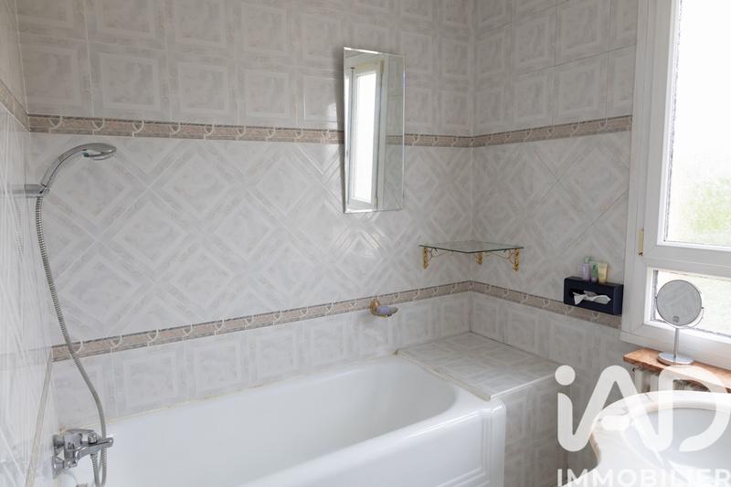 Maison - 220 m² - 9 pièces