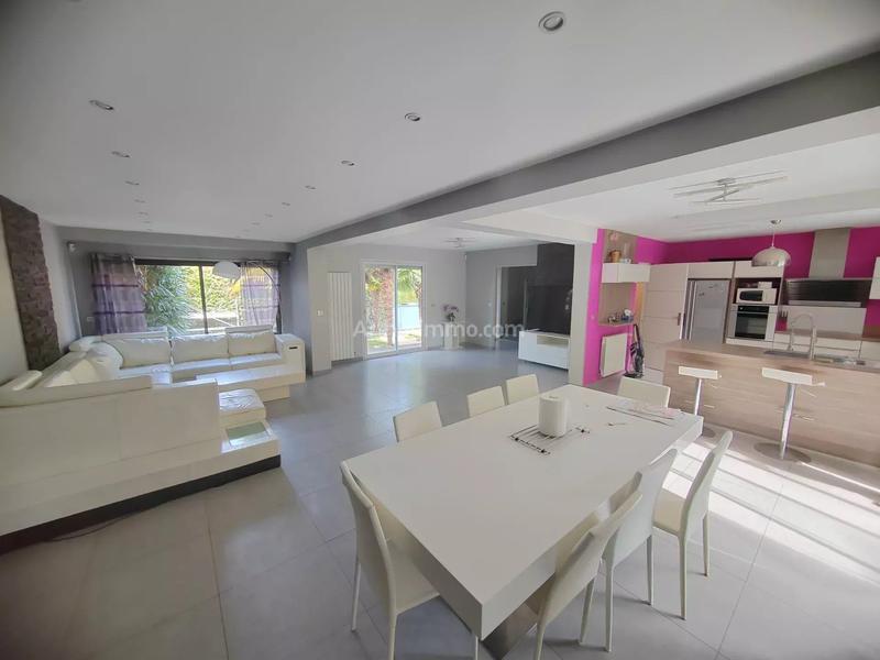 Maison - 163 m² - 7 pièces