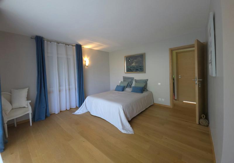 Maison - 218 m² - 9 pièces