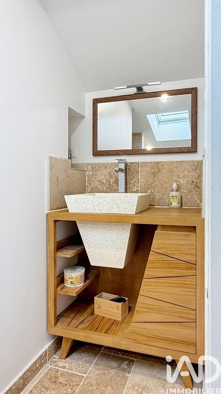 Maison - 181 m² - 9 pièces