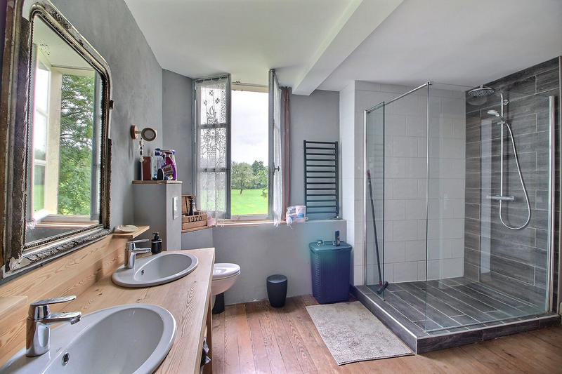 Demeure - 184 m² - 7 pièces