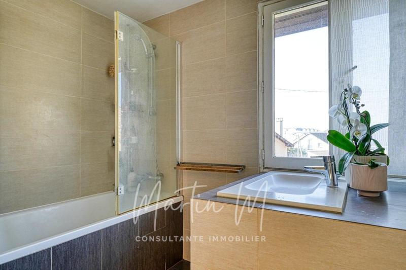 Maison - 217 m² - 8 pièces