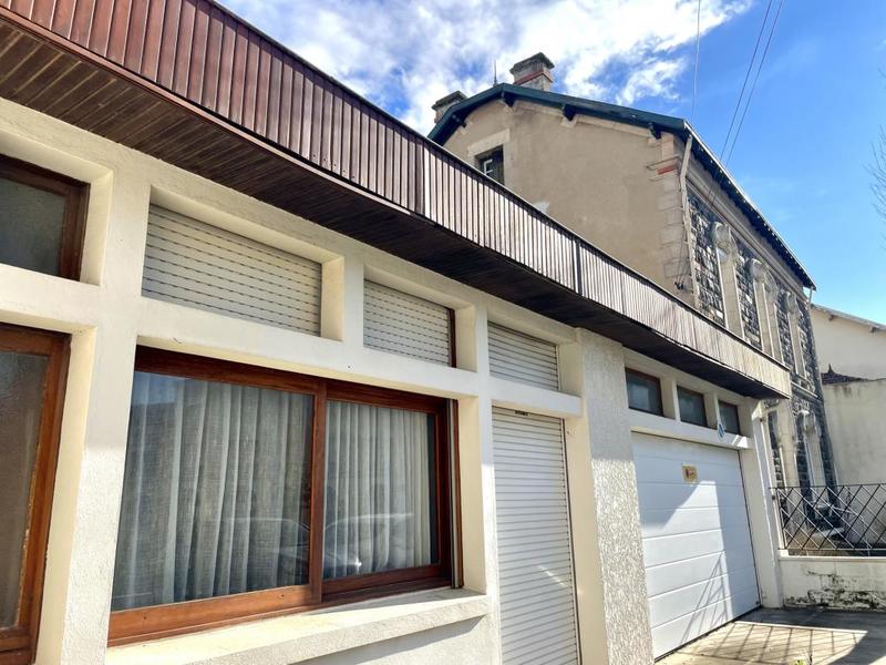 Maison - 268 m² - 8 pièces