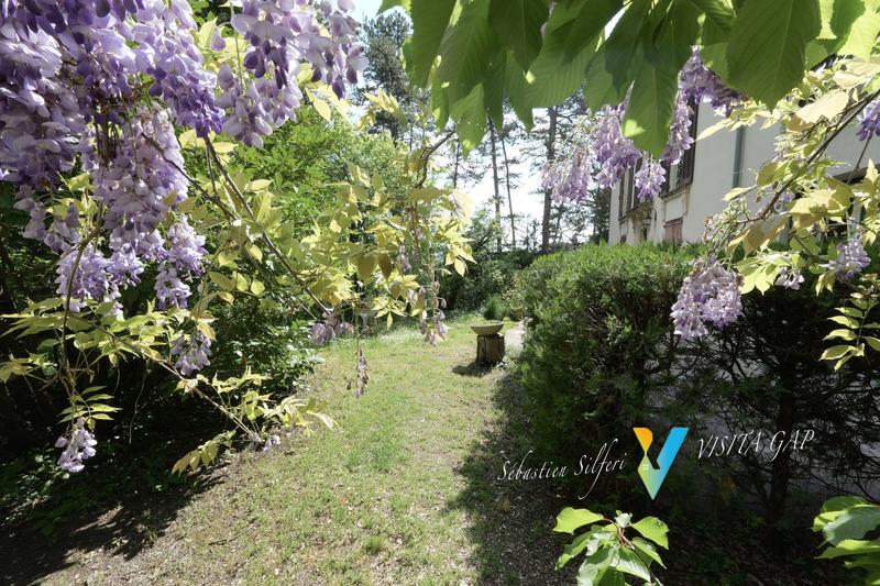 Maison - 427 m² - 17 pièces