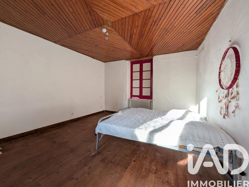 Maison - 302 m² - 12 pièces