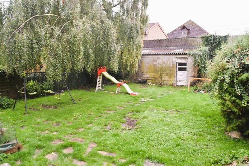 Maison - 200 m² - 8 pièces